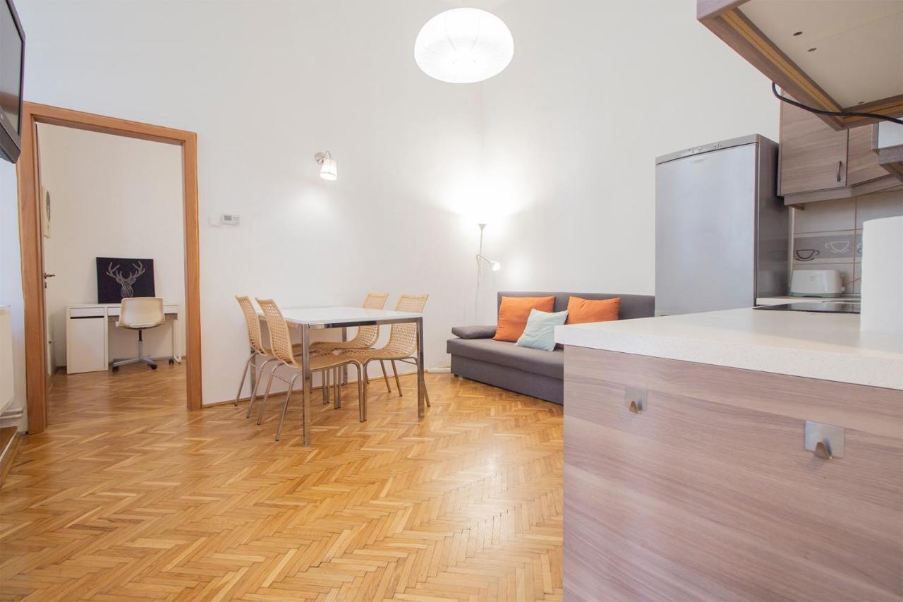 Two Bedroom Apartment At Basilica Budapest Exterior foto