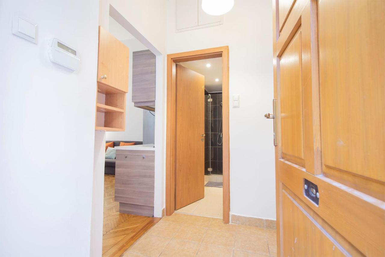 Two Bedroom Apartment At Basilica Budapest Exterior foto